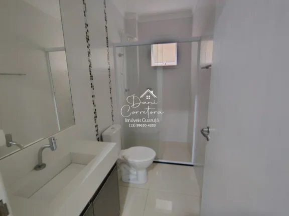 Imagem Casa para locação no Jardim Las Palmas, Guarujá-SP: 3 quartos, 1 suíte, 2 salas, 1 vaga de garagem, 160m² de área.