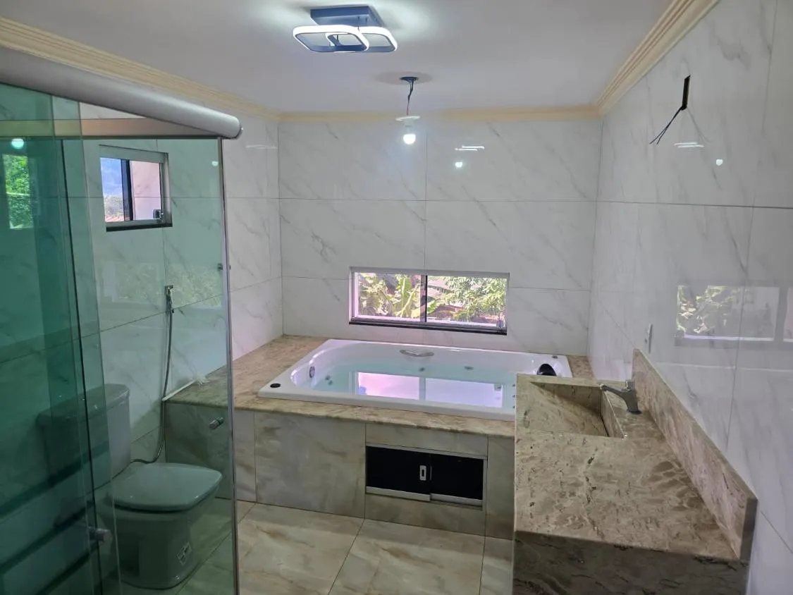 Imagem Vendo excelente sítio em Mateus Leme ,área total de 2.800 m²