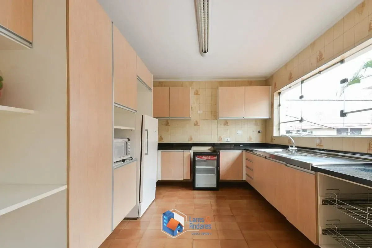 Imagem Sobrado para venda em Planalto Paulista com 4 quartos, sendo 2 suítes, 331m²