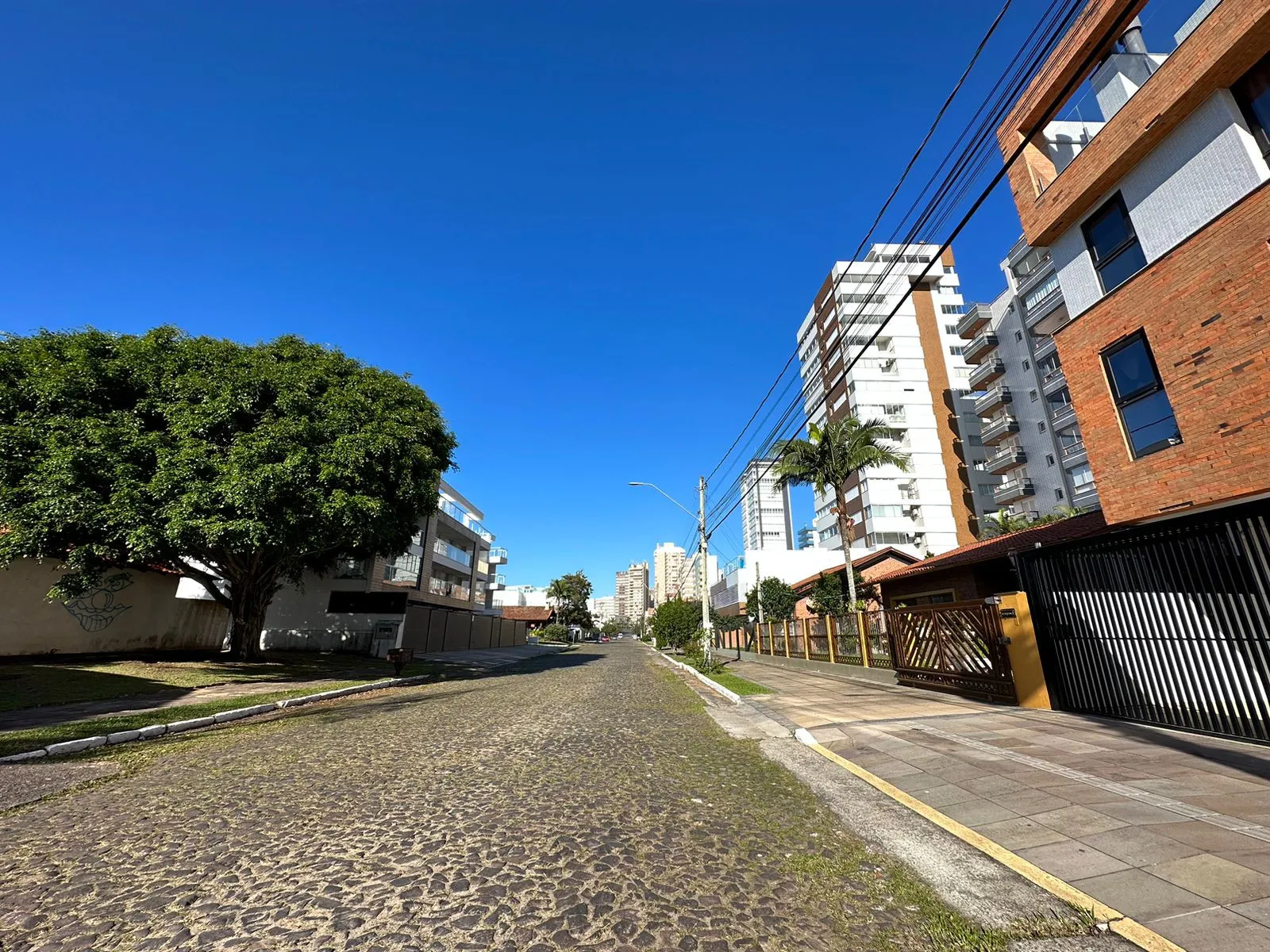 Imagem Apartamento à venda em Torres, Predial, com 3 quartos, 176.75m2