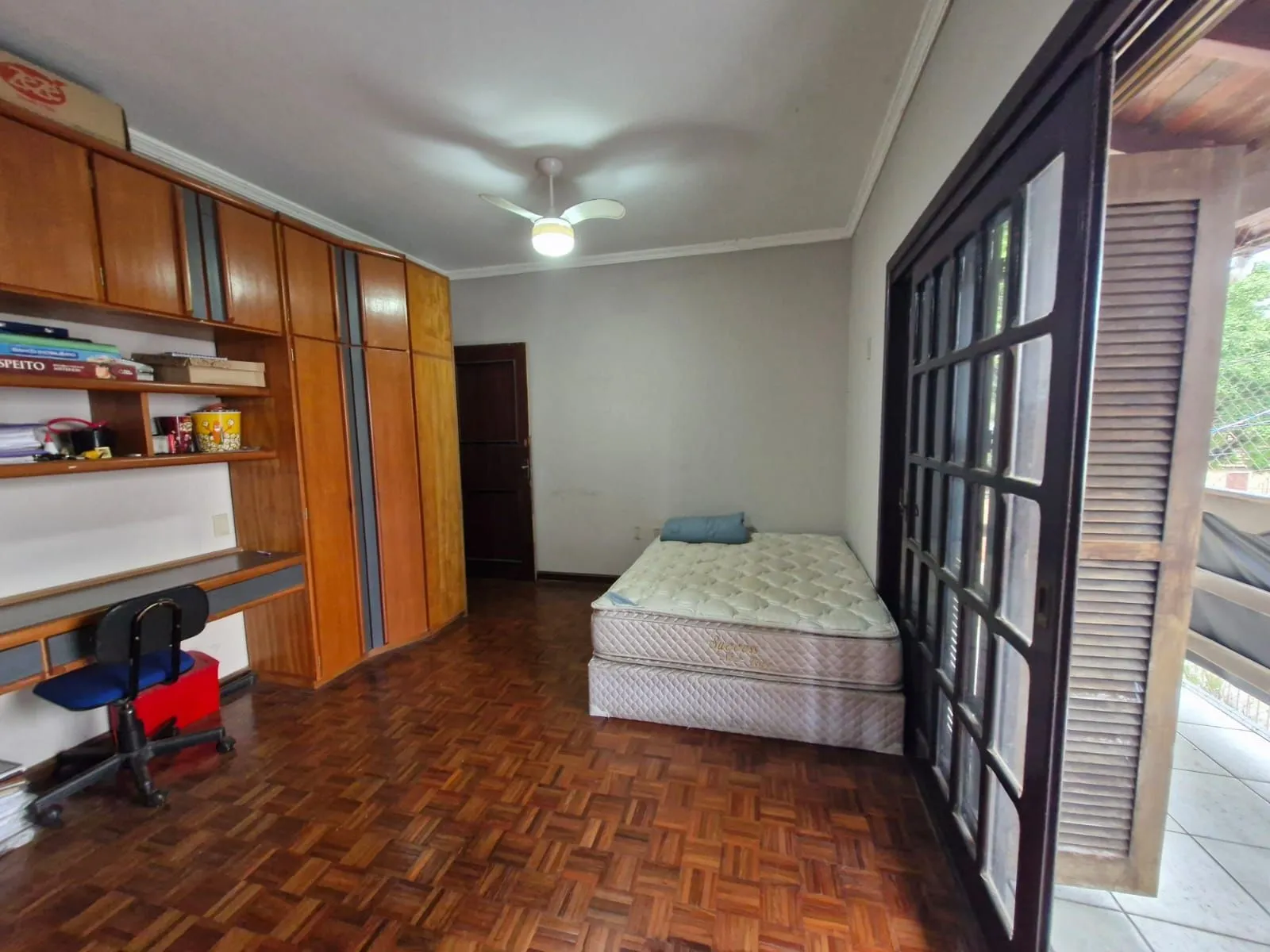 Imagem Casa de 3 dormitórios com piscina no bairro Teresópolis.