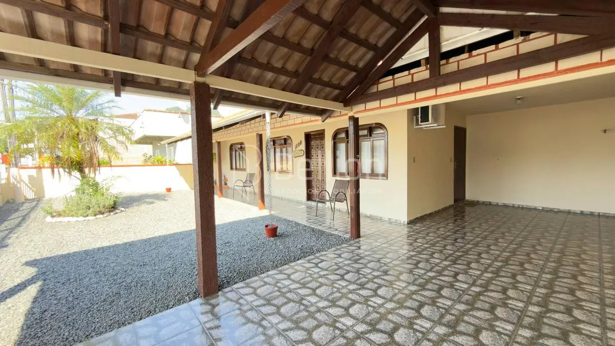 Imagem Casa com 4 Quartos e Terreno de 360m² no bairro do Sol em Indaial com fácil acesso para Blumenau!
