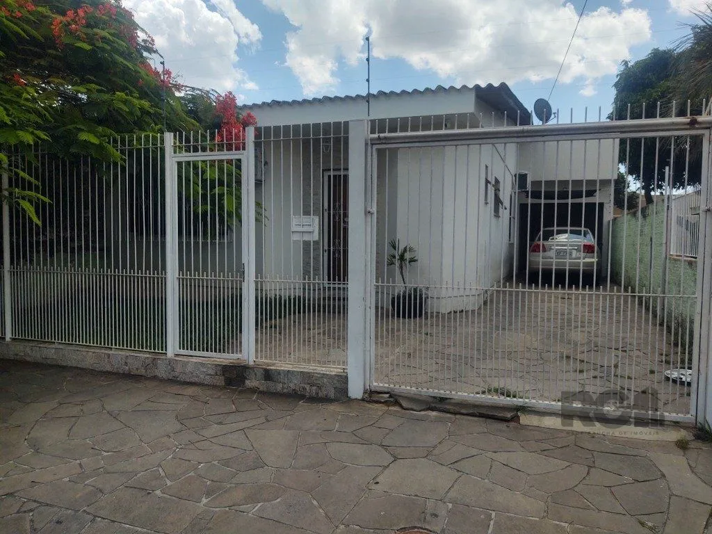 Imagem Casa de 2 dormitórios no bairro Passo das Pedras