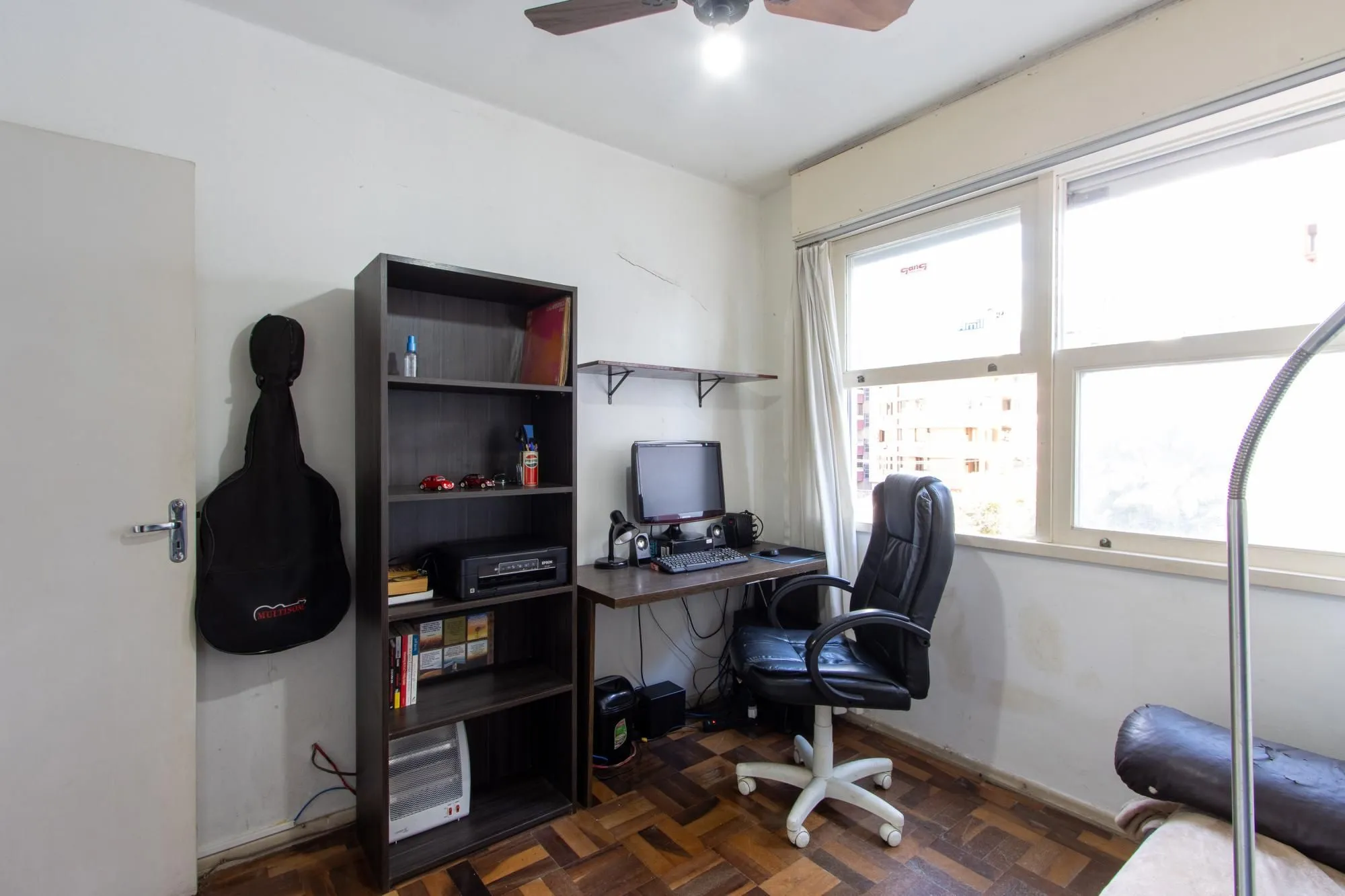 Imagem Apartamento de 3 dormitórios com uma vaga de garagem à venda no bairro Menino Deus - Porto Alegre