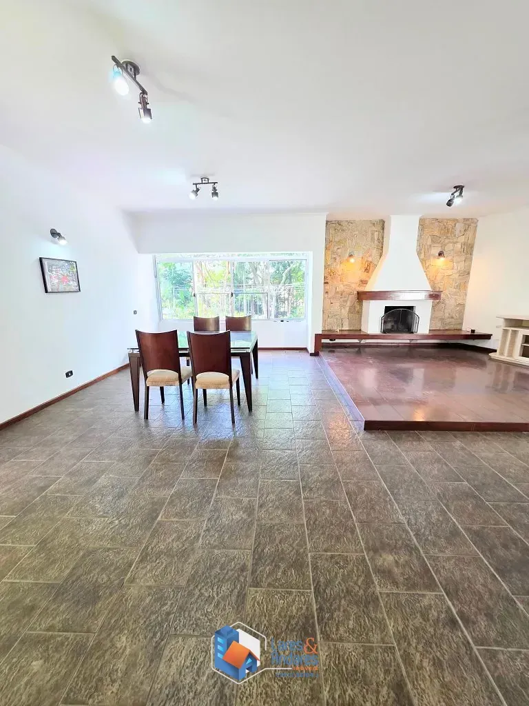Imagem Casa para venda em Parque São Domingos com 3 quartos, sendo 3 suítes, 405m²