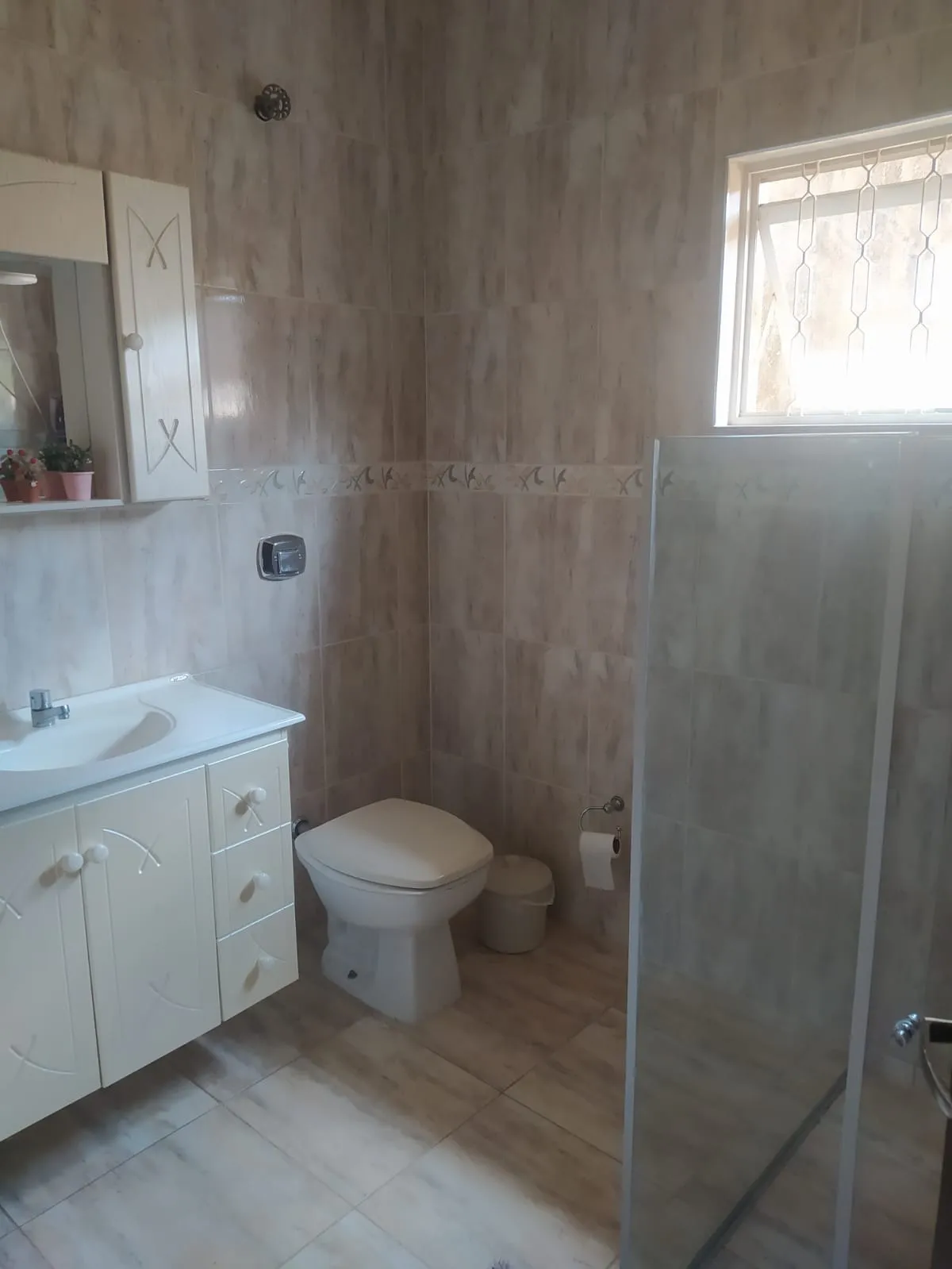 Imagem Linda Casa Térrea no Jardim Sorocaba com 3 Dormitórios e Suíte
