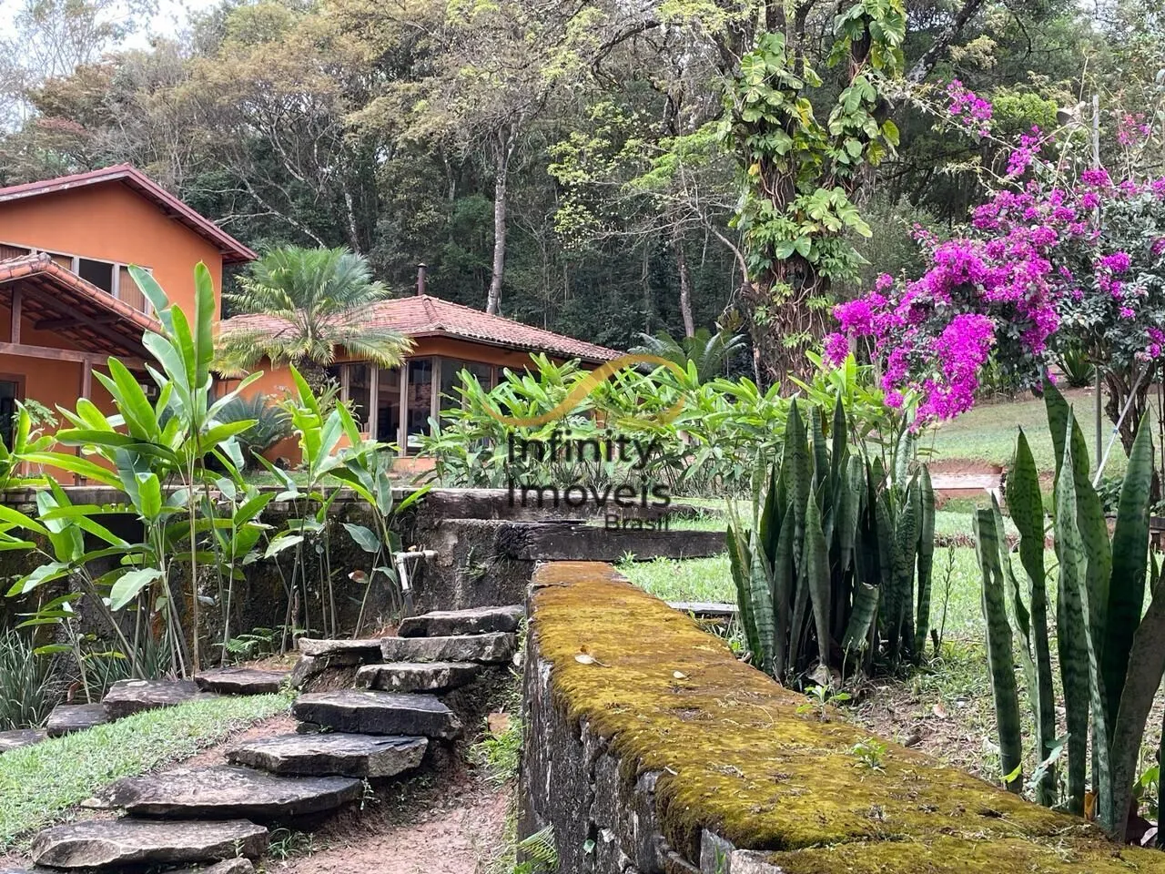 Imagem LINDA CASA DE CAMPO A VENDA NA REGIÃO DE BRUMADINHO - MG