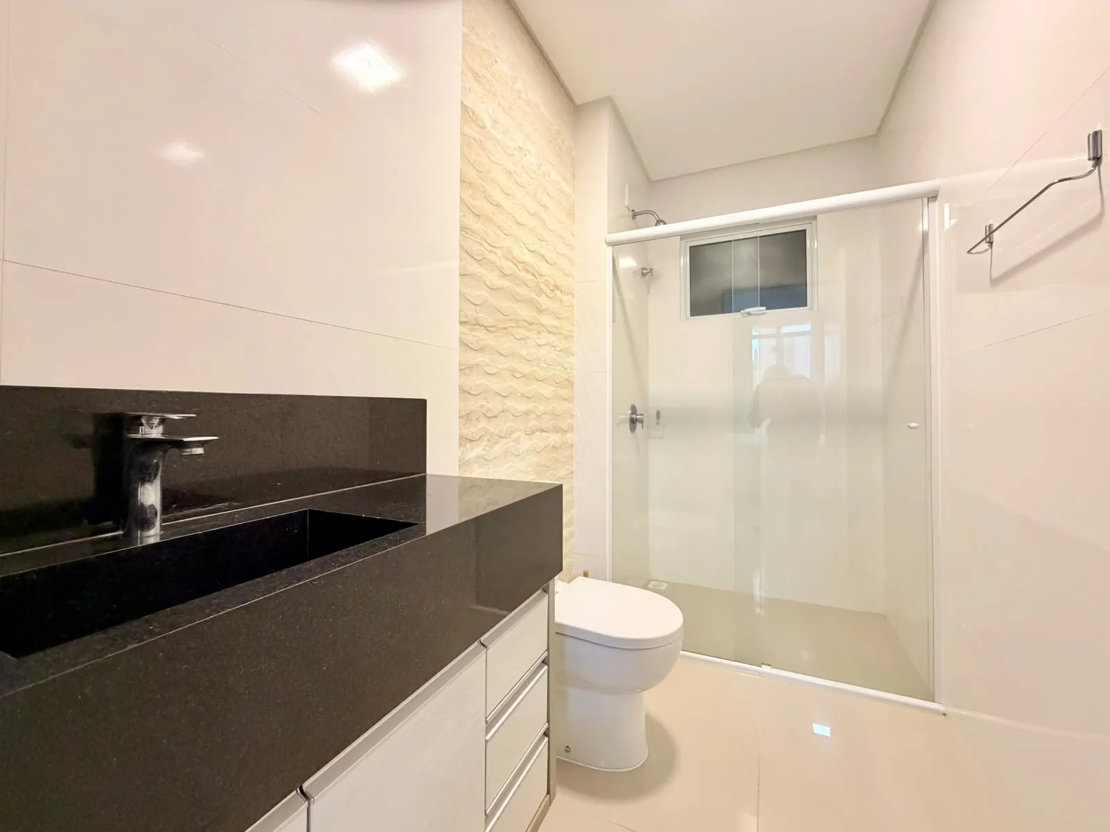Imagem Apartamento com vista para o mar à venda com 220m2 por R$ 3.900.000,00