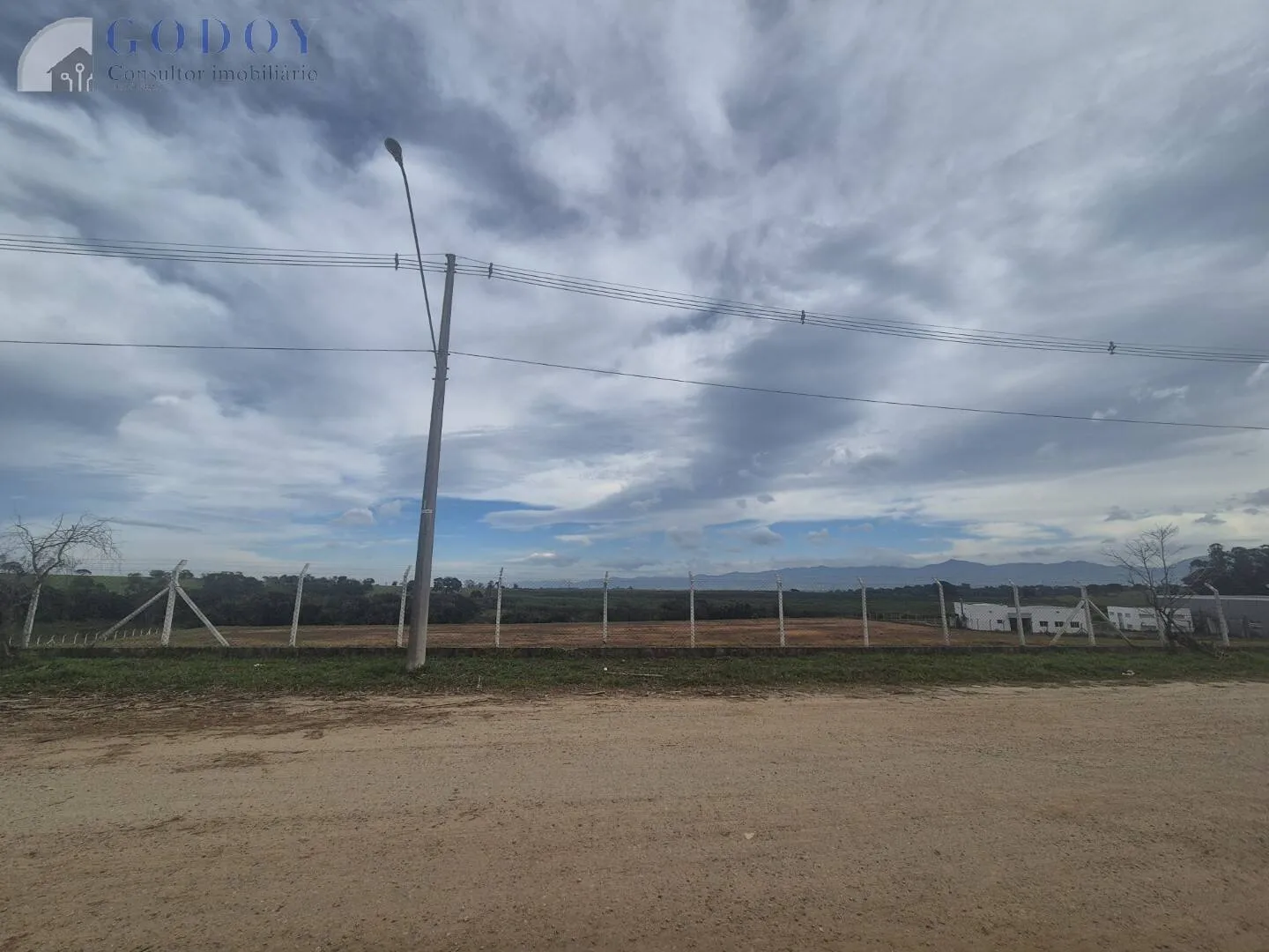 Imagem Terreno Industrial - Entrada de Pindamonhangaba - Próximo à Rod. Pres.Dutra