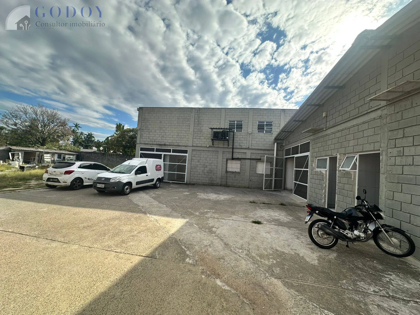Imagem Imóvel Comercial - 900 m² Construídos em Terreno de 2.600 m²