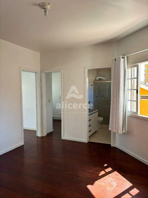 Imagem Casa à venda l 5 dórmitórios, 1 suíte l 237,83m² l Balneário do Estreito - Florianópolis/SC