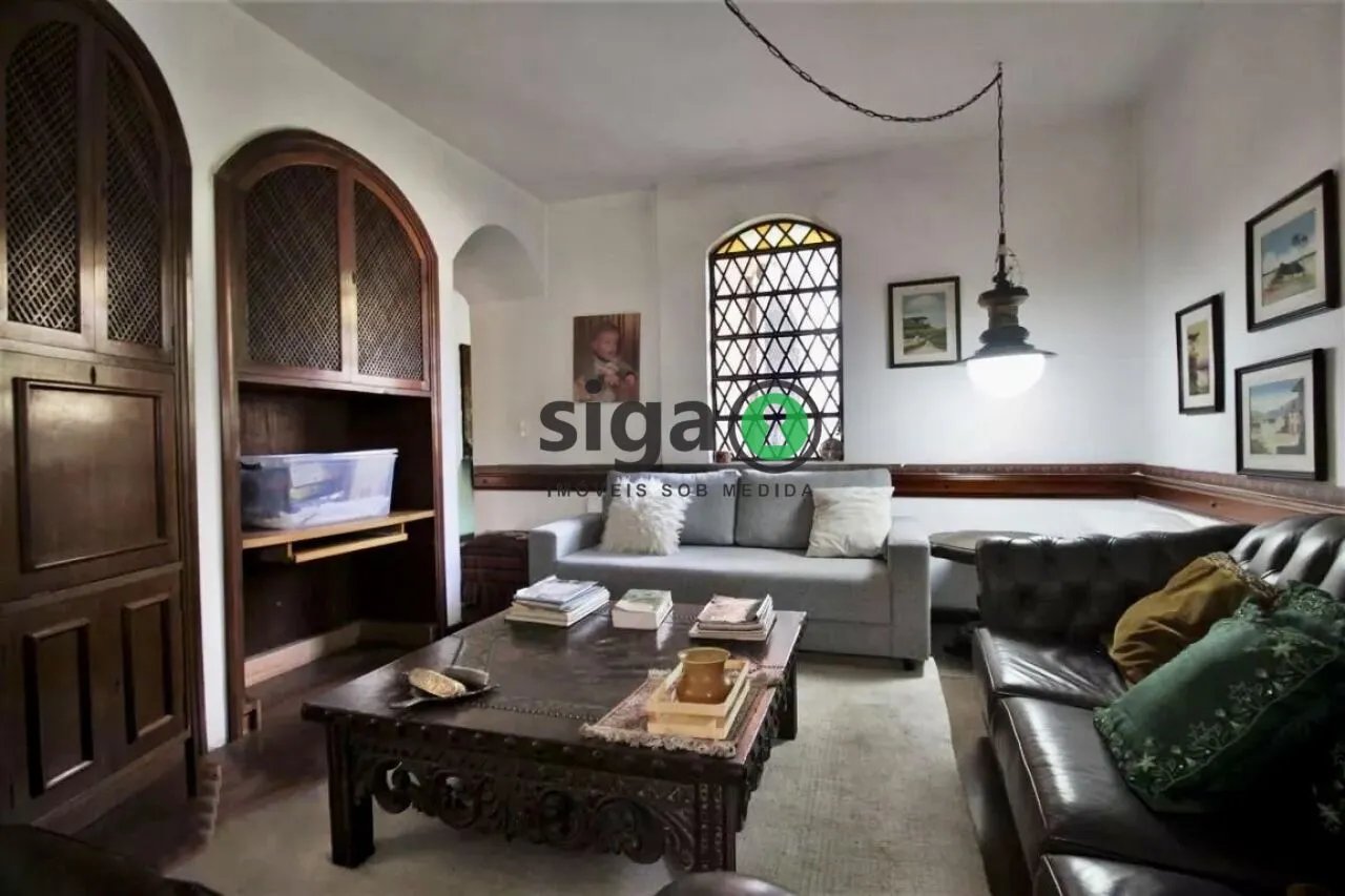 Imagem Casa a venda de 700 metros 6 dormitórios sendo 4 suítes 4 salas 9 vagas no Guedala