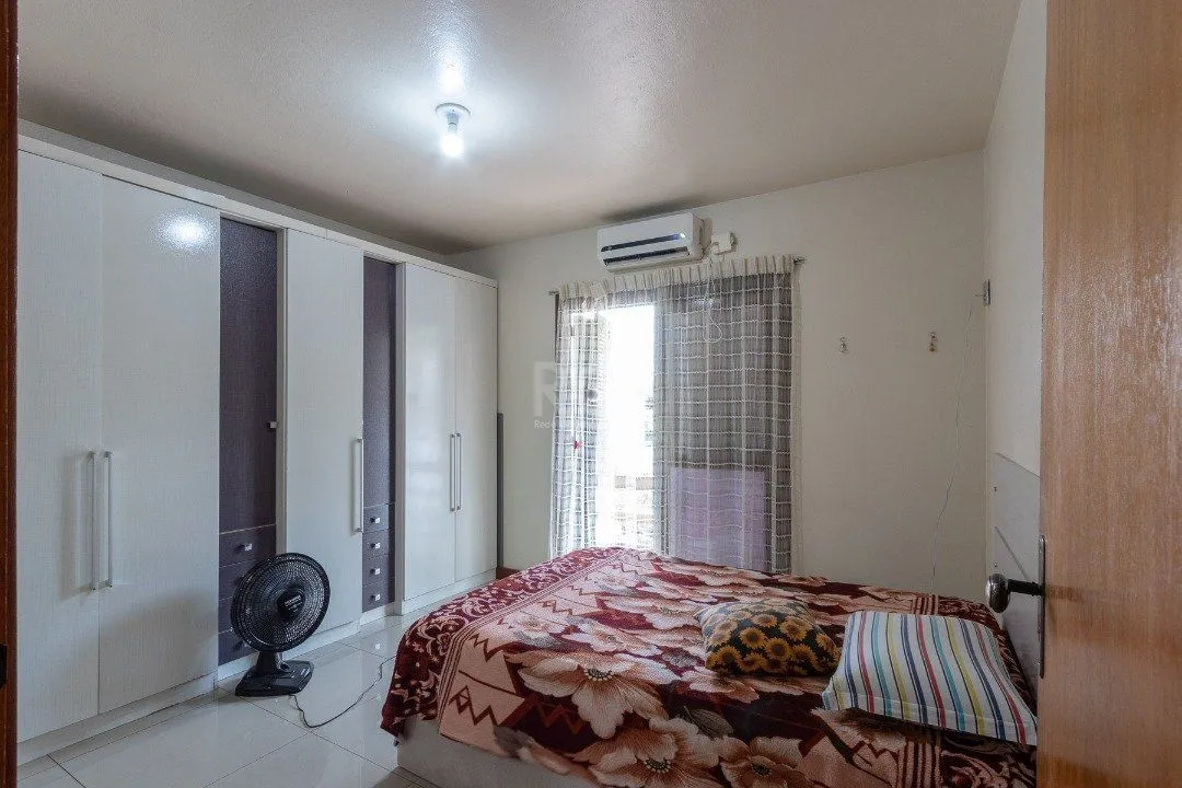 Imagem Casa para Venda - 161m², 3 dormitórios, 3 vagas - Nonoai