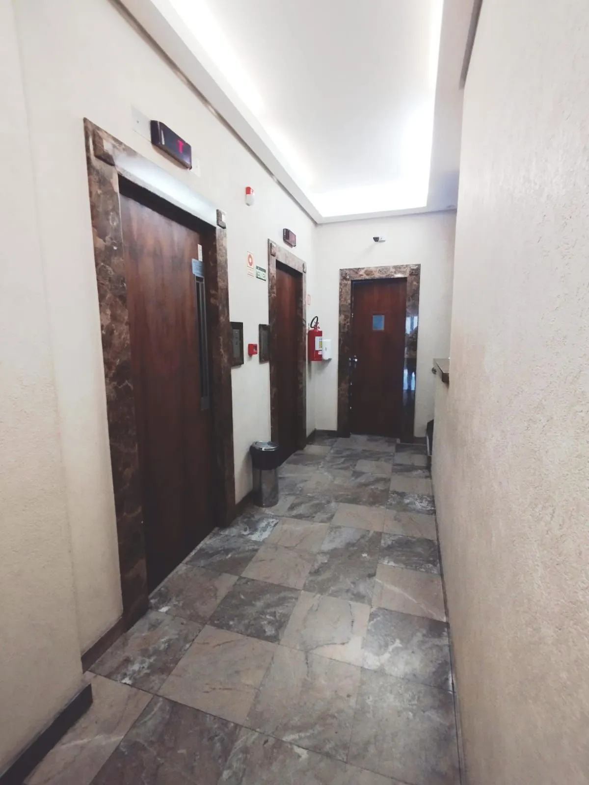 Imagem Apartamento 3 dormitórios à venda no Centro Histórico de Porto Alegre