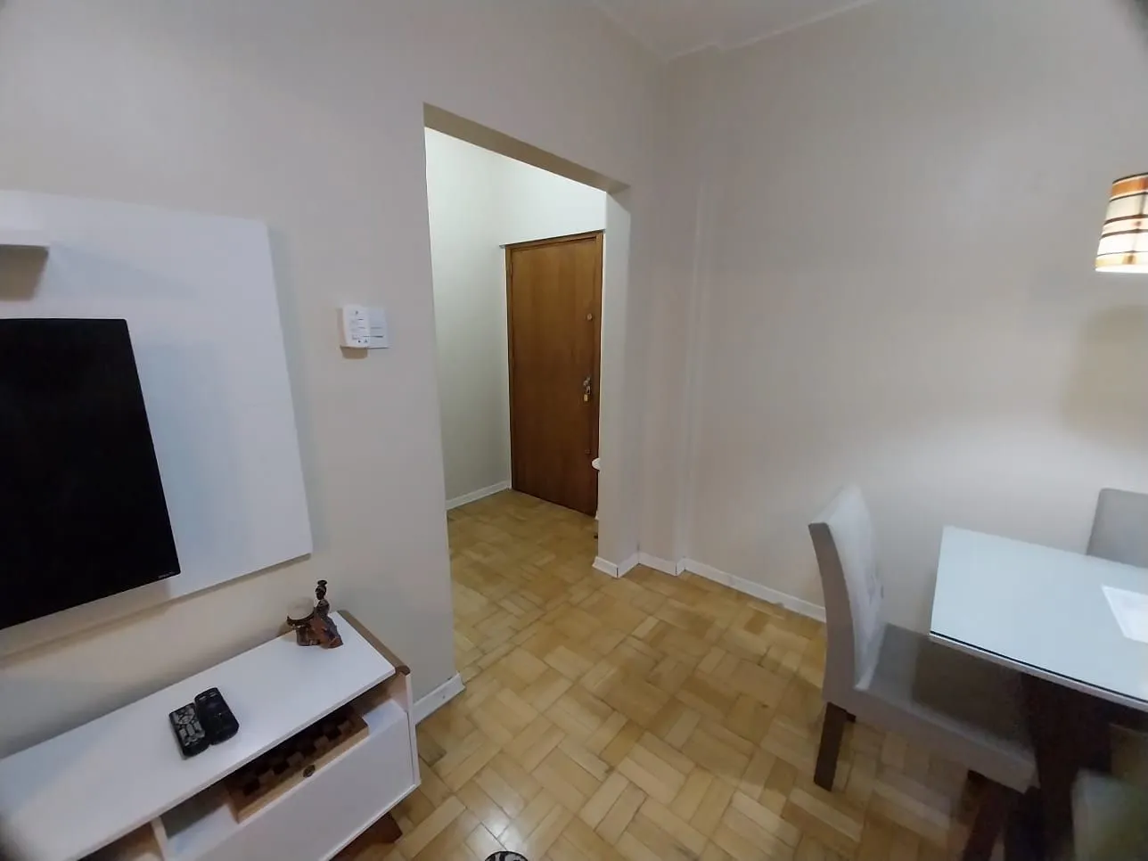 Imagem Oportunidade Excelente Apartamento 1D Mobiliado 2 piso com elevador Cidade Baixa.