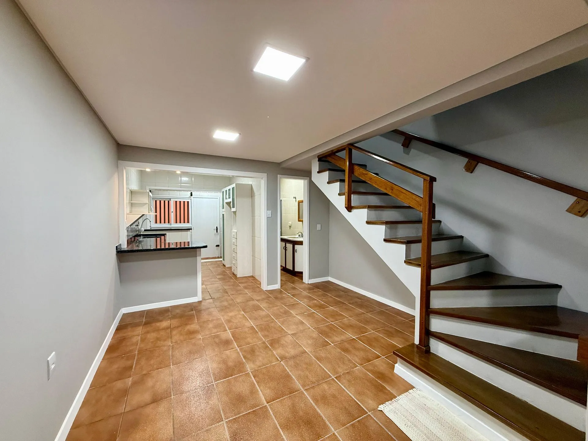 Imagem Triplex à venda em Xangri-lá, Centro, com 3 quartos, 111m2