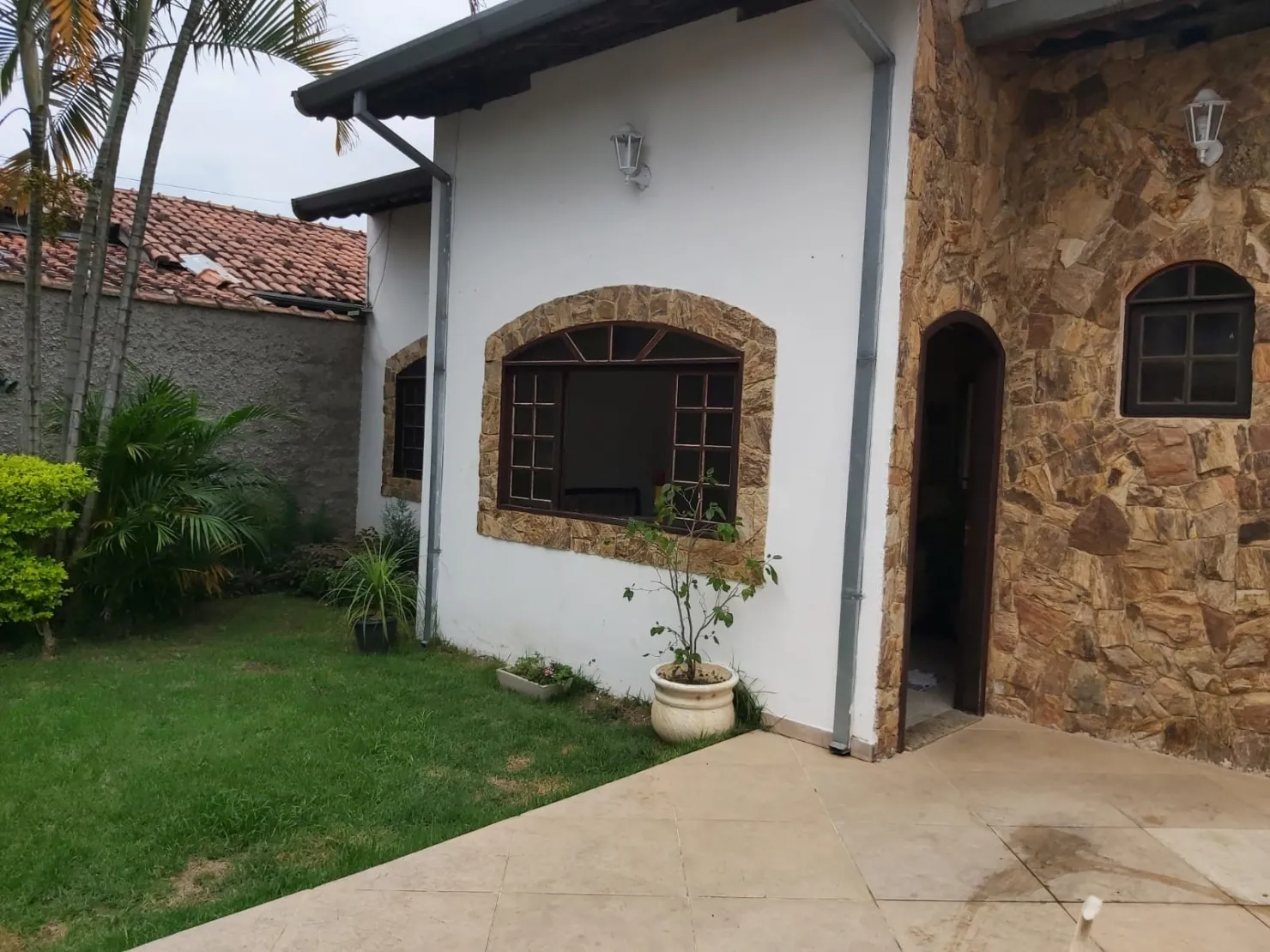 Imagem Casa à venda 2 Quartos, 6 Vagas, 300M², Vila Bela, Taubaté - SP