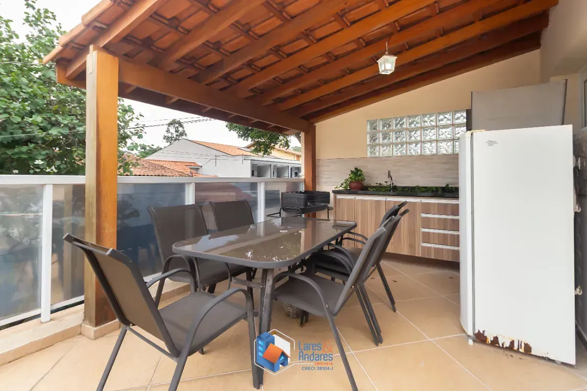 Imagem Casa para venda em Parque São Domingos com 4 quartos, sendo 2 suítes, 210m²