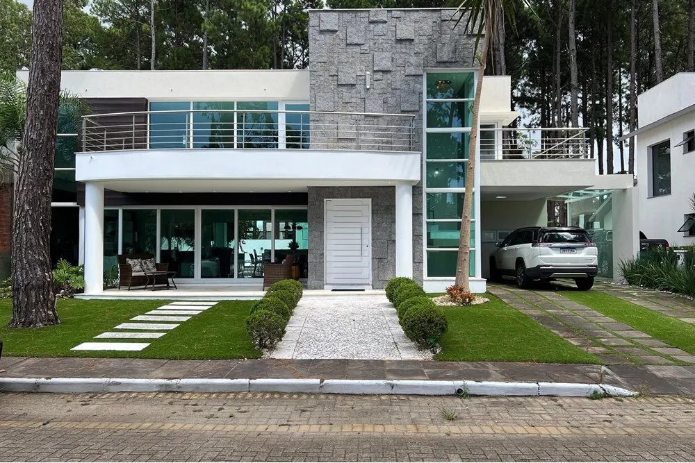 Casa de condomínio à venda em Xangri-Lá, Praia de Atlântida, com 4 quartos, 405m2 em central