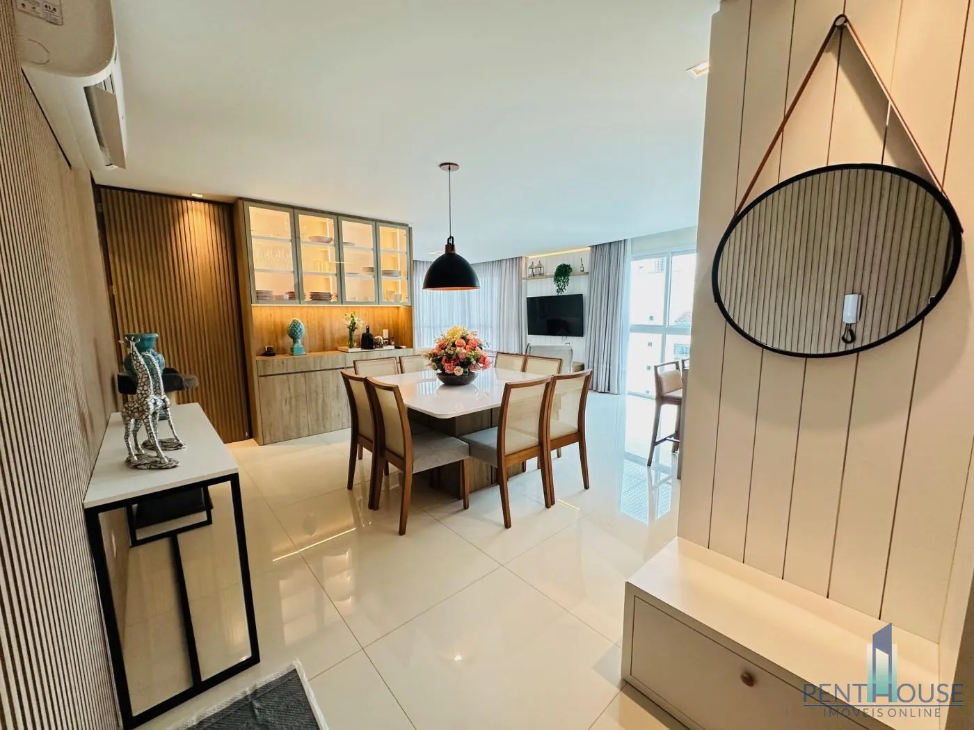 Imagem Apartamento Zona Central para Venda em Balneário Camboriú, CENTRO, 3 dormitórios, 3 suítes, 4 banheiros, 2 vagas