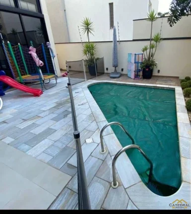 Imagem Sobrado em condomínio de alto padrão com 4 suítes à venda no Jardim Novo Mundo