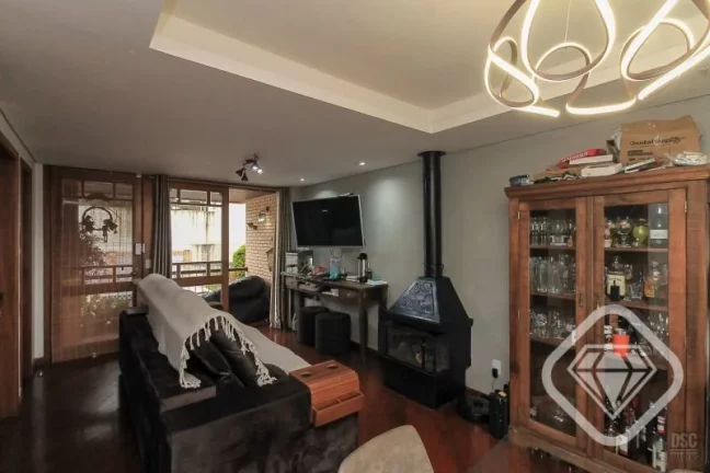 Imagem Casa em condomínio com vista, lareira e piscina - tranquilidade e privacidade na zona sul

A Brilha...