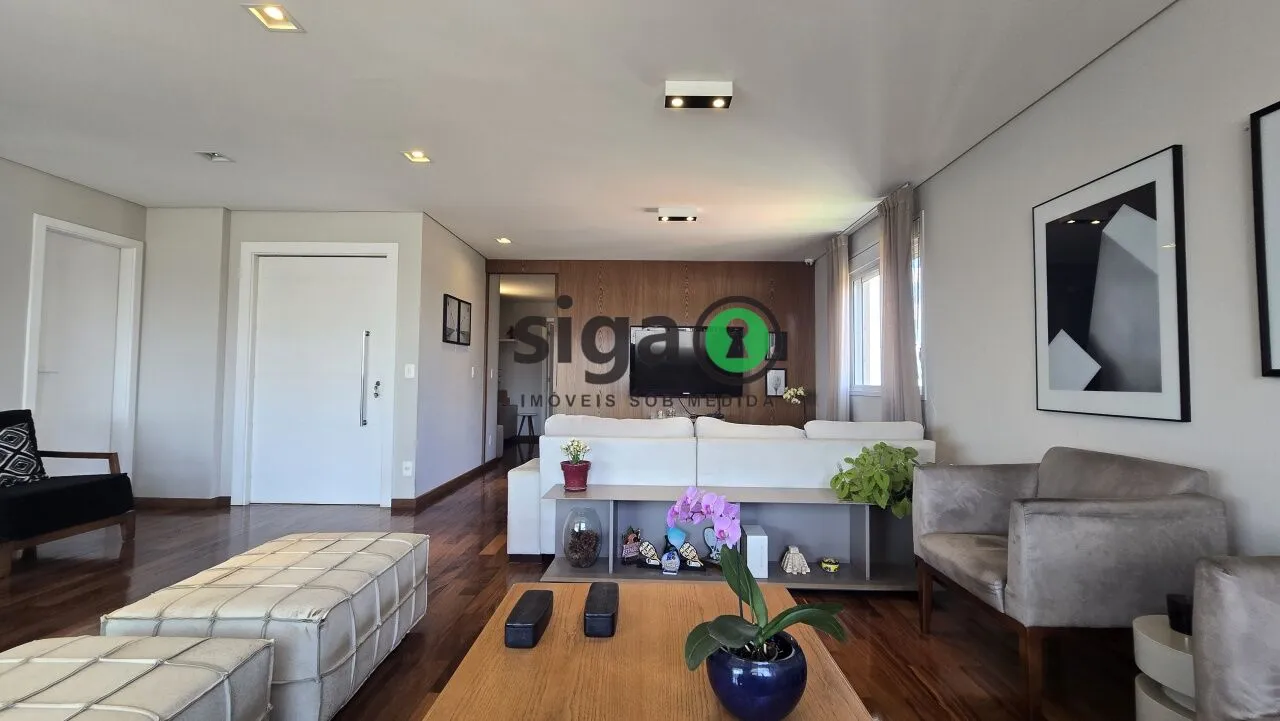 Imagem Alto Padrão em Andar Alto - 198m² com 3 Suítes - Hall social Privativo - Quadra de Tênis