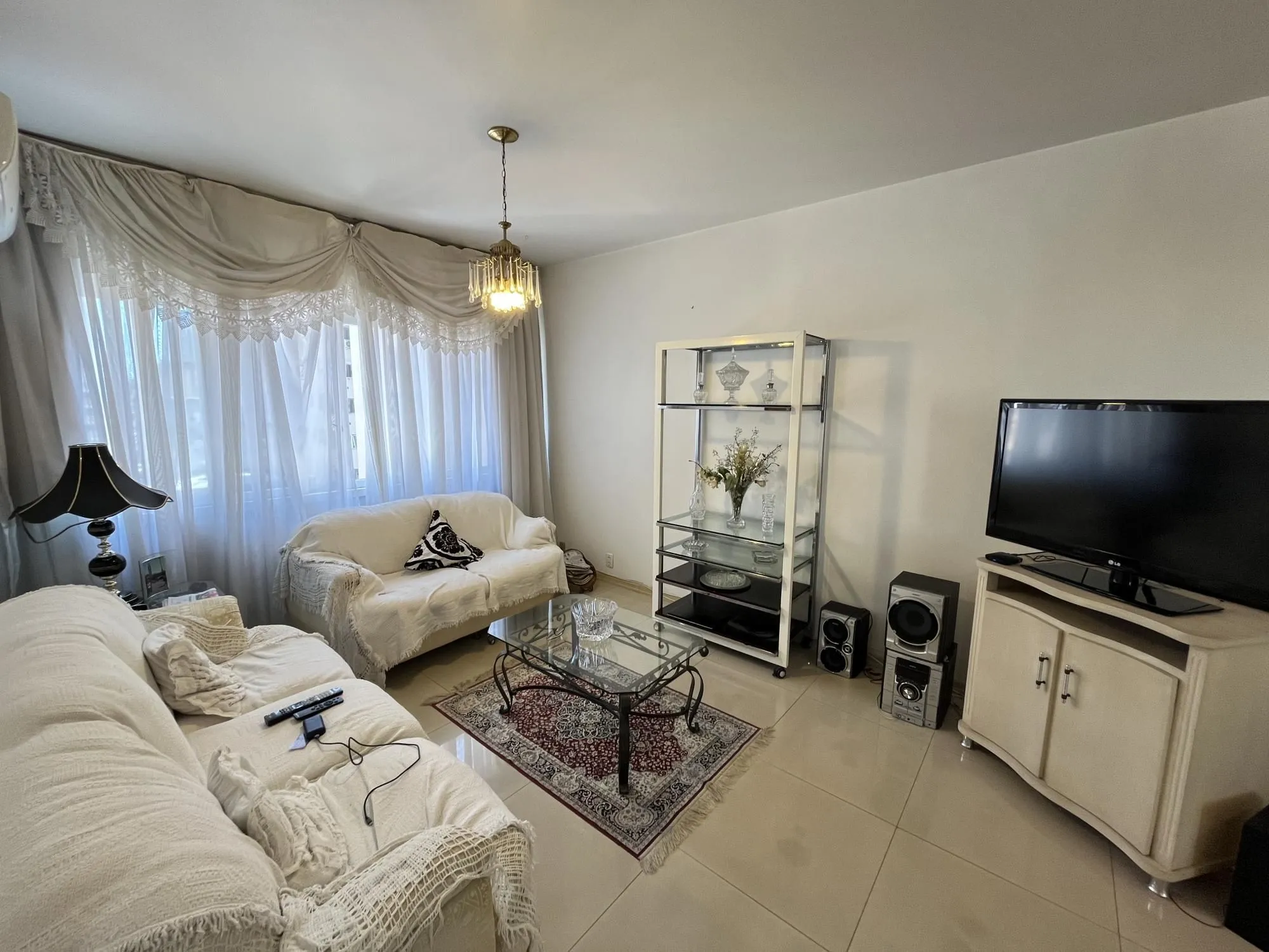 Imagem Apartamento Venda - 190.8m², 3 dormitórios, 1 suíte, 1 vaga - Centro Histórico