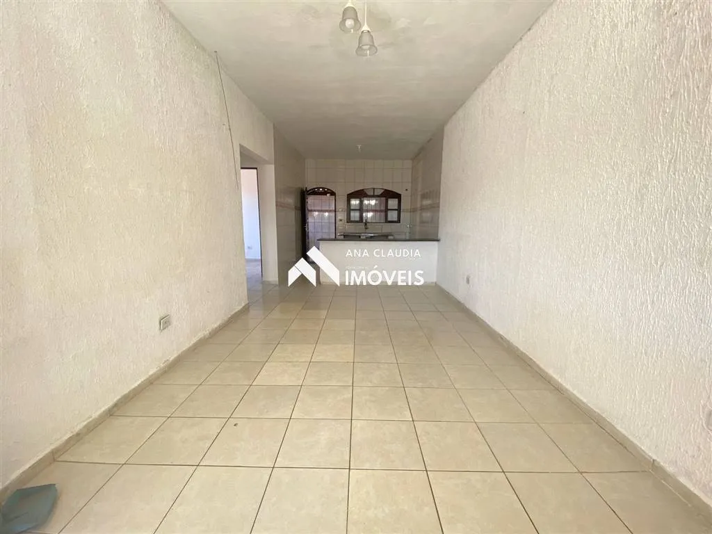 Imagem Casa a Venda Lote inteiro com picina.