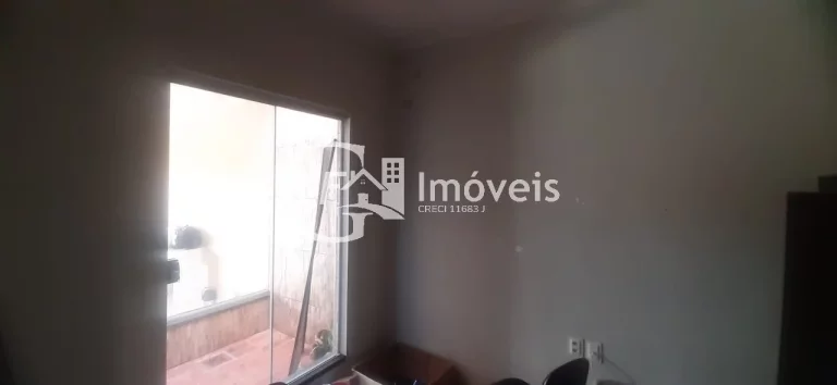 Imagem Imperdível oportunidade: Casa à venda em Campo Grande-MS, bairro Oliveira 3, 3 quartos, 1 suíte, 1 sala, 1 banheiro, 1 vaga, 150m².