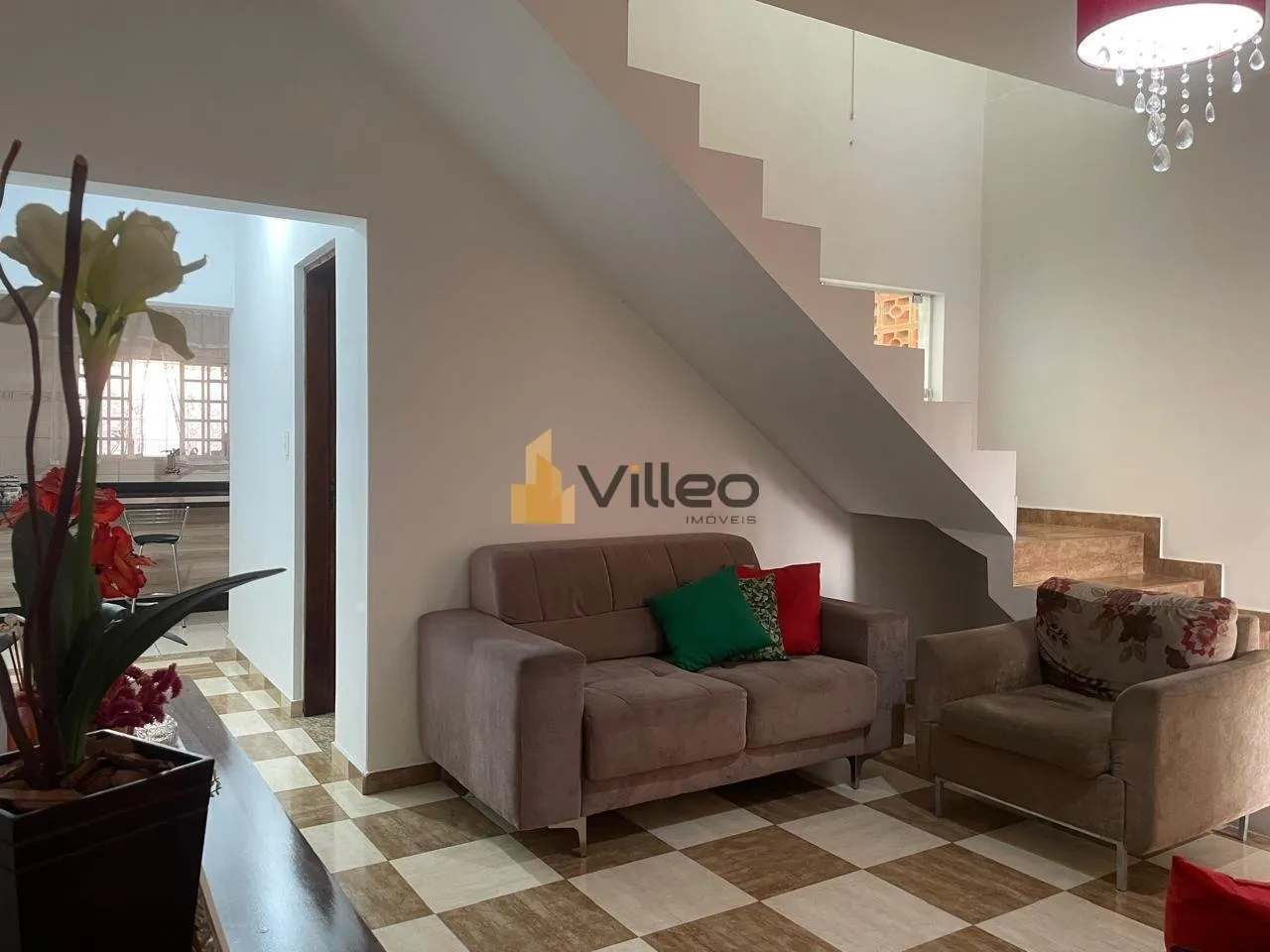 Imagem Descubra uma rara oportunidade de viver com elegância e praticidade em um sobrado moderno e bem dis...