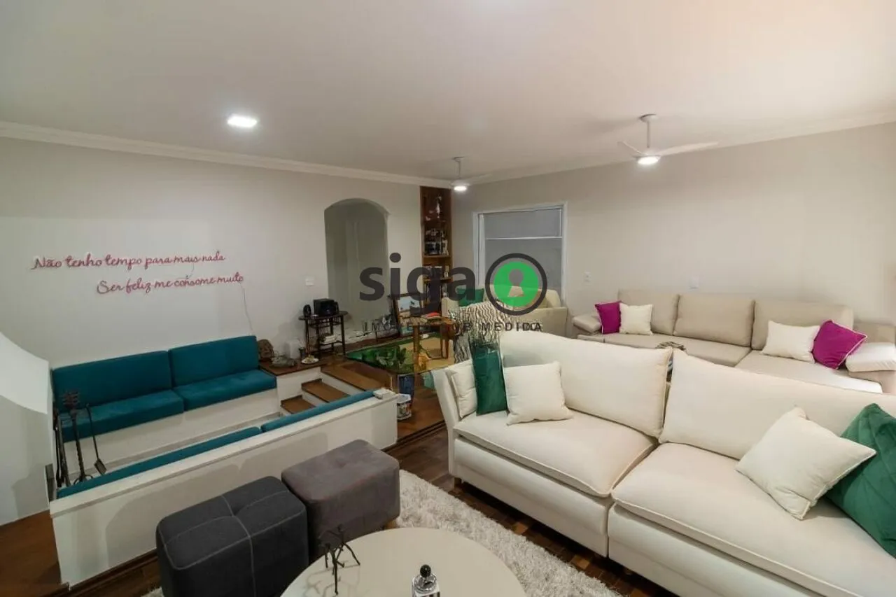 Imagem Casa à venda com 323m², 4 quartos e 3 vagas