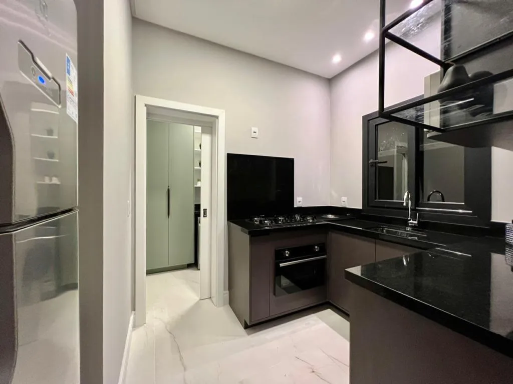 Imagem Casa em Condominio 4 Dormitórios - Bairro --