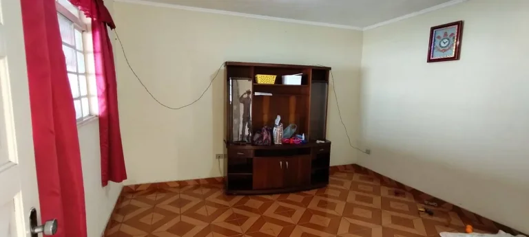 Imagem Casa Térrea com Terreno 10 x 30 Maravilhoso Para Construtor com Casa Antiga