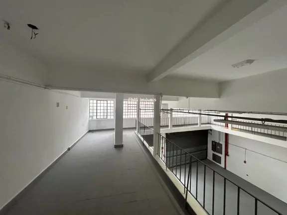 Imagem Loja com 1300m² na Av. Jabaquara.