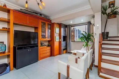 Imagem Duplex Reformado com 2 Dormitórios e 1 Vaga - Pronto para Morar