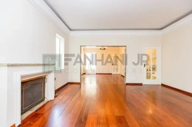 Imagem Casa de luxo no Jardim Paulista: 4 quartos, 3 suítes, 5 banheiros, 4 vagas. 400m² de área. Venda ou locação em SP.