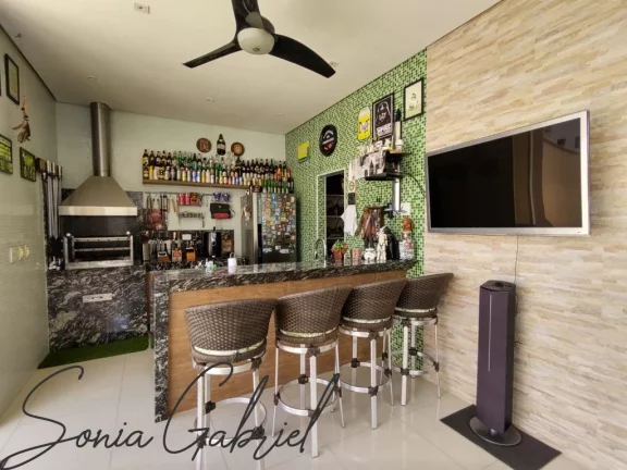 Imagem Casa de luxo em condomínio exclusivo em Vinhedo-SP: 3 quartos, 3 suítes, 3 salas, 6 banheiros, 5 vagas, 408 m². Venha conferir!