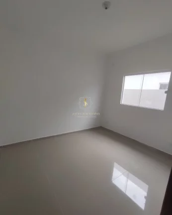 Imagem Casa em Guaratuba a 250 metros do mar contendo 3 quartos sendo 1 suite, semi-mobiliada.