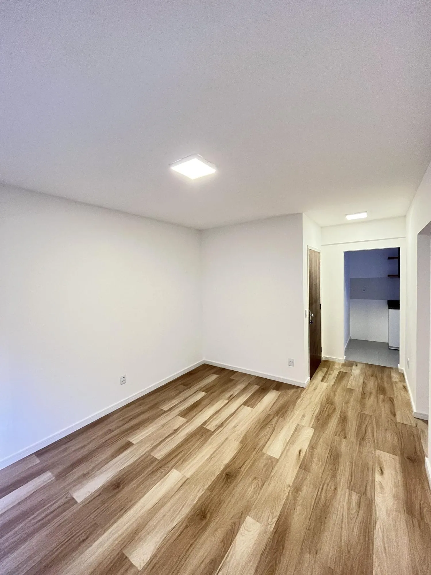 Imagem Apartamento de 2 quartos, suíte e 1 vaga de garagem no bairro Bom Fim em POA