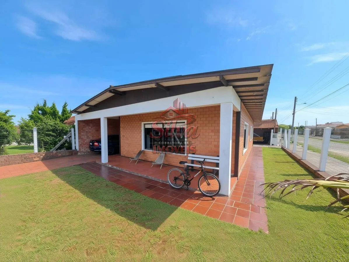Imagem C799 | Casa de esquina à venda a 150m do mar no Mariluz
