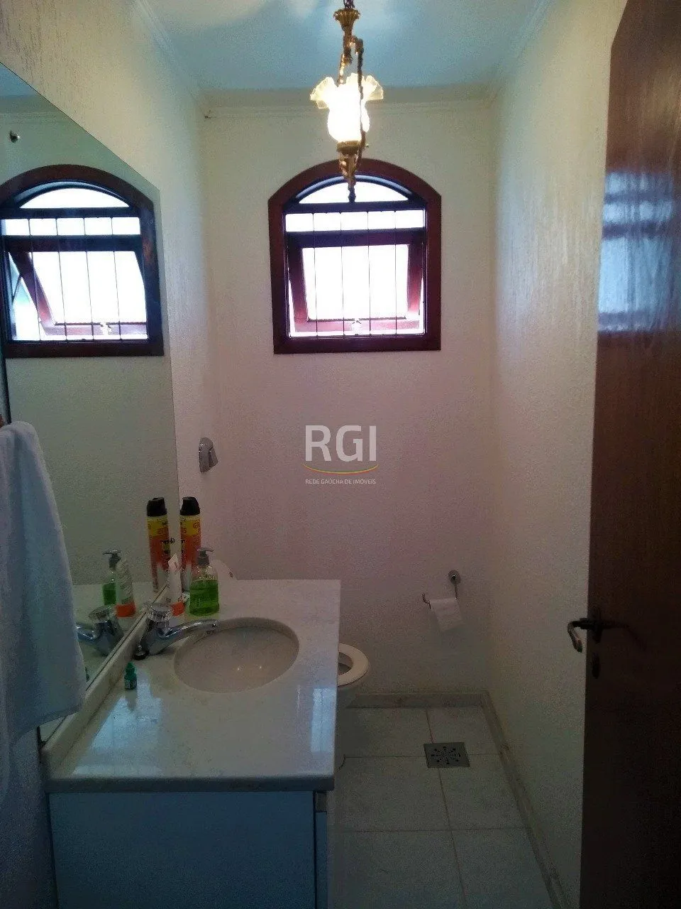 Imagem Casa para Venda - 175m², 4 dormitórios, sendo 2 suites, 2 vagas - Santa Cecília