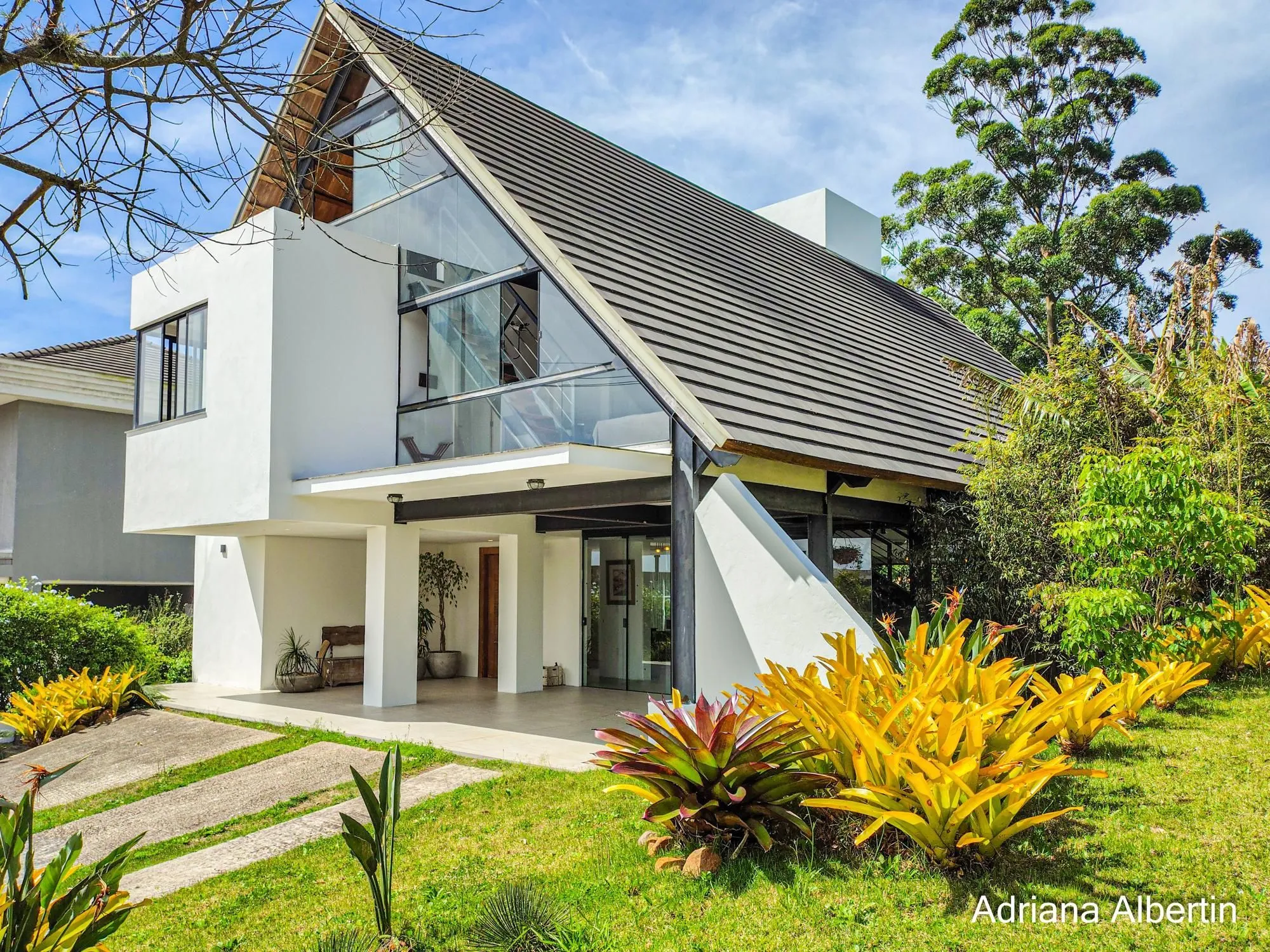 Imagem Casa com 395m² e vista para o Guaiba