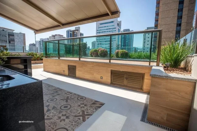 Imagem Este espaçoso apartamento de 336 metros quadrados oferece o equilíbrio perfeito entre conforto e p...