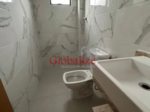 Imagem Casa Sobreposta alta à venda com 80m², 2 suítes, churrasqueira, 1 vaga por R$695.000,00 na Vila Belmiro em Santos