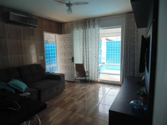 Imagem Casa com 3 dormitórios à venda, 142 m² por R$ 700.000,00 - Maracanã - Praia Grande/SP