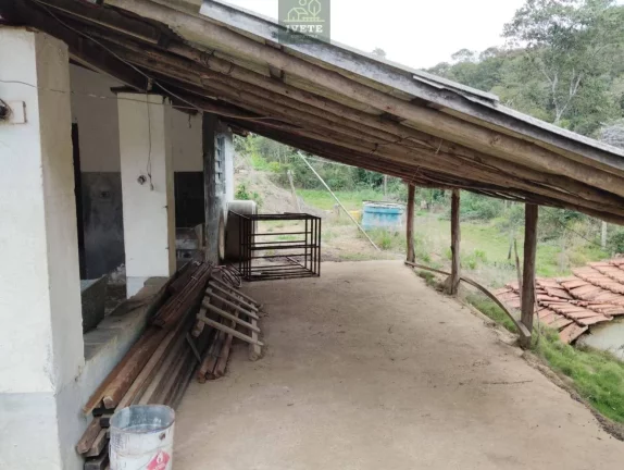 Imagem Chácara com 2 quartos, 120m2, à venda
