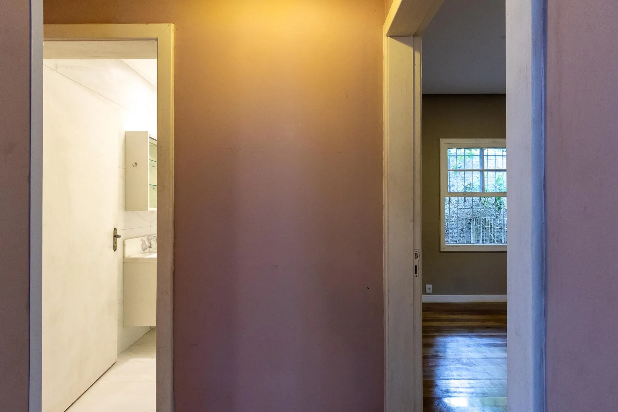 Imagem Bela casa térrea, 2 dormitórios e 1 suite - Parte alta do Bairro Espirito Santos