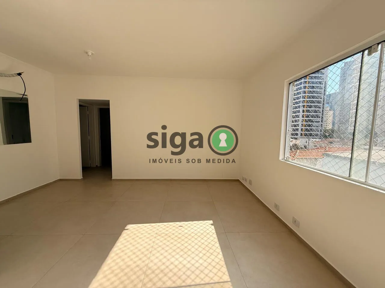 Imagem Apartamento Reformado com 3 Dormitórios e Suíte na Vila Olímpia.