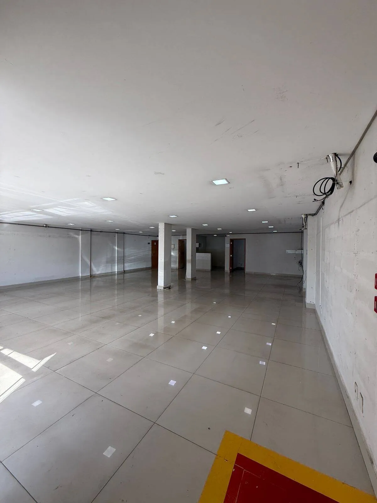 Foto do imóvel SALA COMERCIAL À VENDA OU LOCAÇÃO ED. COPA EXECUTIVO CENTER POÇÃO em Rua Desembargador Palmiro Pimenta